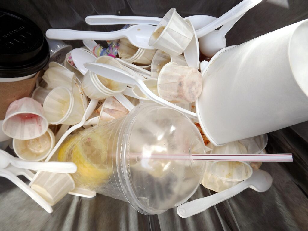 garbage can, garbage, recycle, trash, recycling, container, landfill, garbage, garbage, recycle, recycle, trash, trash, trash, trash, trash, recycling, landfill, landfill, landfill
